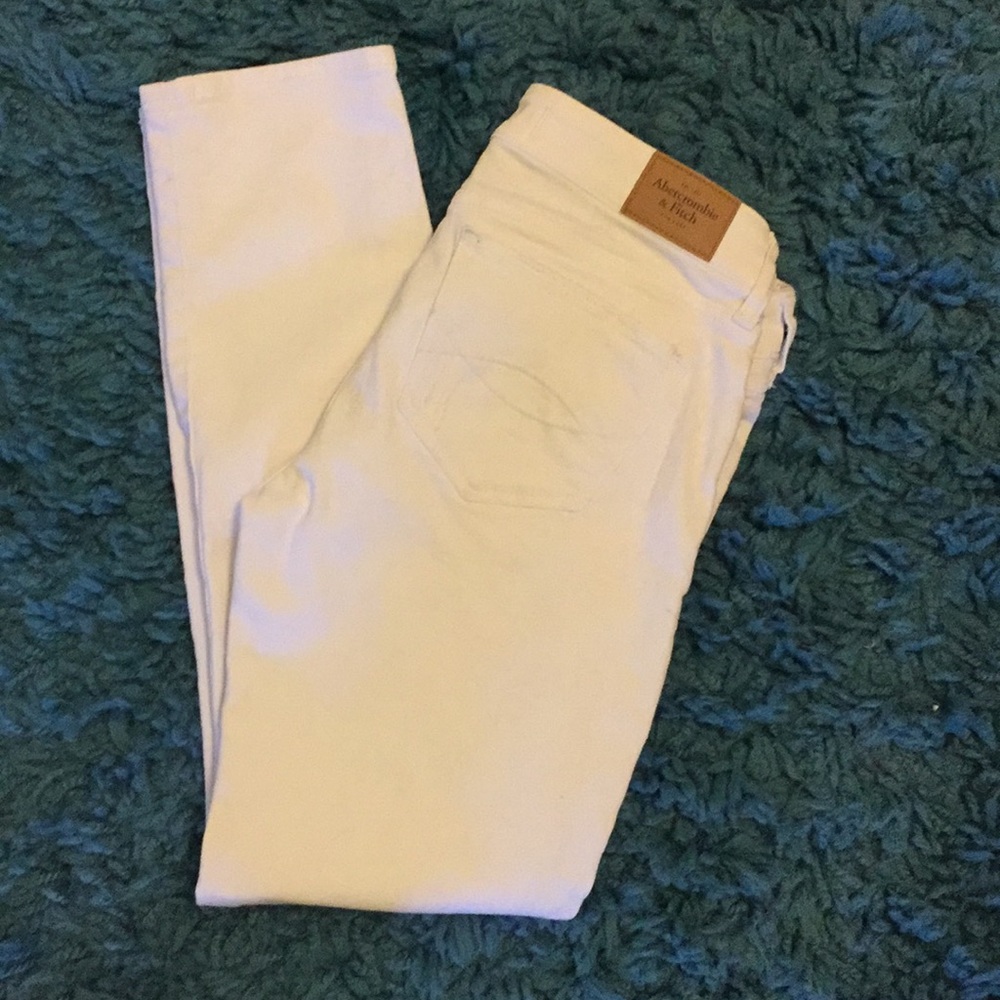 Abercrombie & Fitch white jeans
